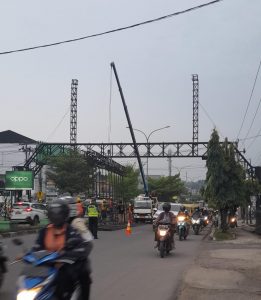 Iklan Sudah Silih Berganti Terpasang Lama Baru Ditertibkan, Muncul Dugaan Pembiaran Reklame Tak Berizin