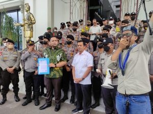GMKI Geruduk Kantor DPRD Provinsi Jambi Tolak Kenaikan BBM