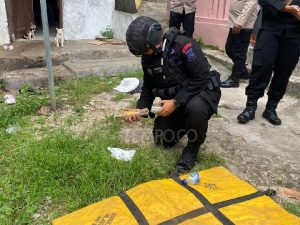 Tim Penjinak Bom Polda Banten Amankan Mortir dari Rumah Warga