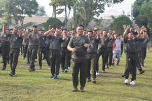 Danrem 042/Gapu Beri Arahan Pada Personil Yon Raider 142/KJ Saat Apel Pagi Rutin