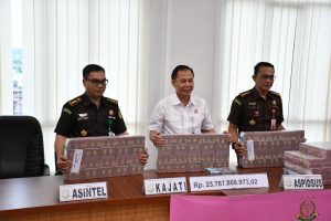 Kejati Jambi Sita Rp 23,7 Miliar Uang dan Aset Eks Dirut Bank 9 Jambi