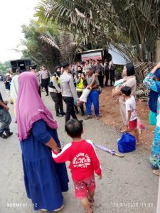 Polisi Bubarkan Paksa Aksi Warga Kumpeh Ulu, Sejumlah Warga pun Dibawa