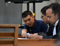 Ko Apek Jalani Sidang Pertama: Tughboat, Tongkang Hingga Transaksi Puluhan Milliar Mencuat Dalam Barang Bukti