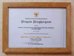 Harkonas, Gubernur Jambi Berikan Penghargaan Pada Ketua Umum LPKNI