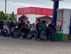 Abaikan Regulasi, SPBU Pertamina 24.374.65 Disinyalir Biarkan Aktivitas Para Pelansir BBM Subsidi