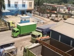 Bikin Resah! Antrean Truk Mengular di SPBU Pal 10 Jambi, Warga Endus Praktik Mafia Solar Subsidi