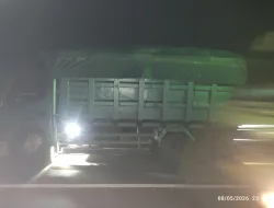 Ratusan Truk Batu Bara ‘Kangkangi’ Aturan, Nekat Terobos Jalur Terlarang Pijoan!