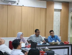 Di Balik Aroma Sedap ‘Cobek Panas Menantu’: Ada Keringat Murah dan Martabat Pekerja yang Dilucuti